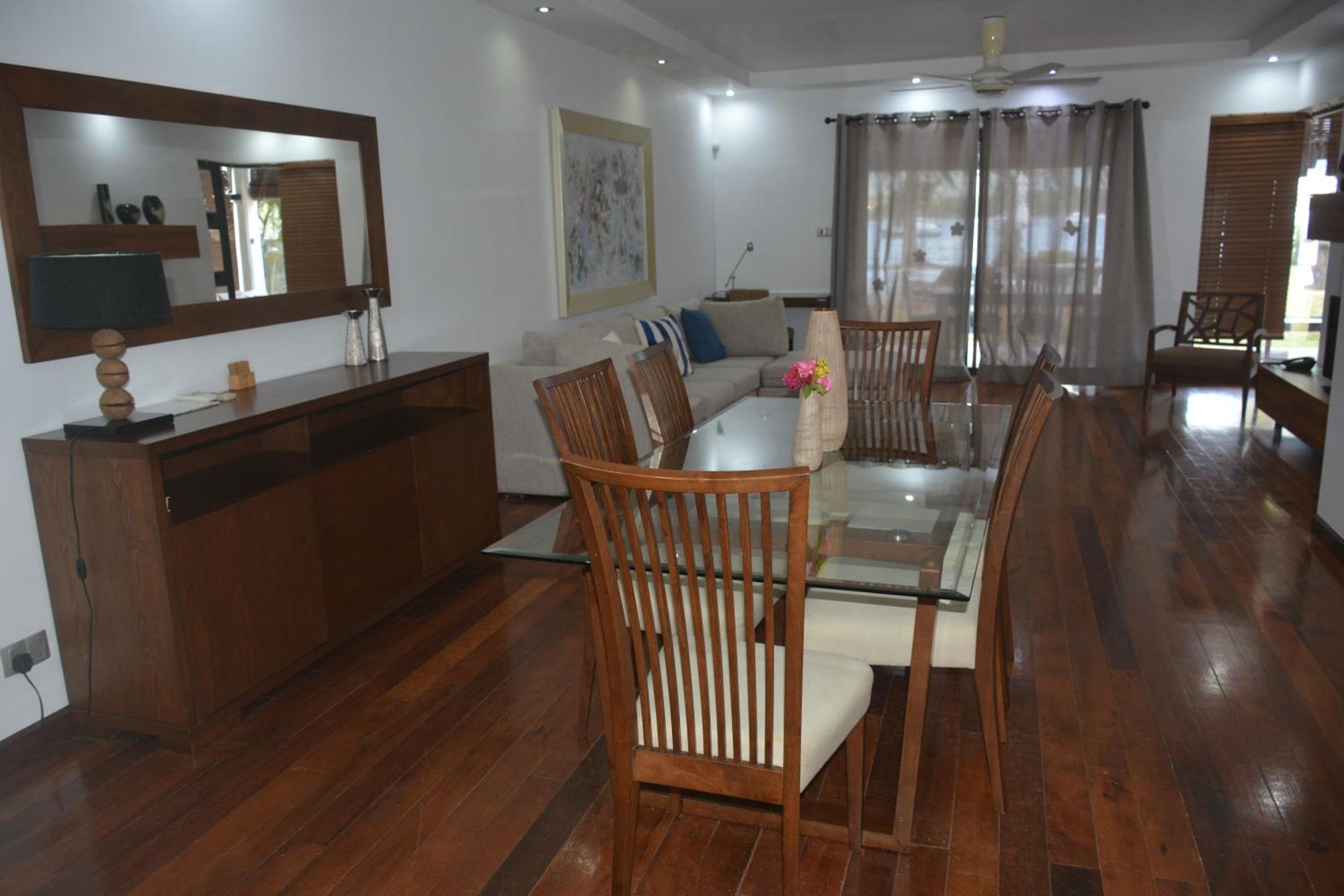 Olana Blue - Beachfront Apartment Rivière Noire Eksteriør billede